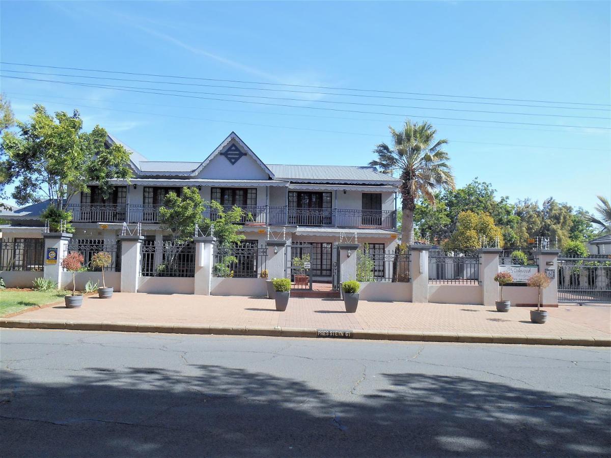 Oakwood Lodge Bloemfontein Esterno foto The main building of the school