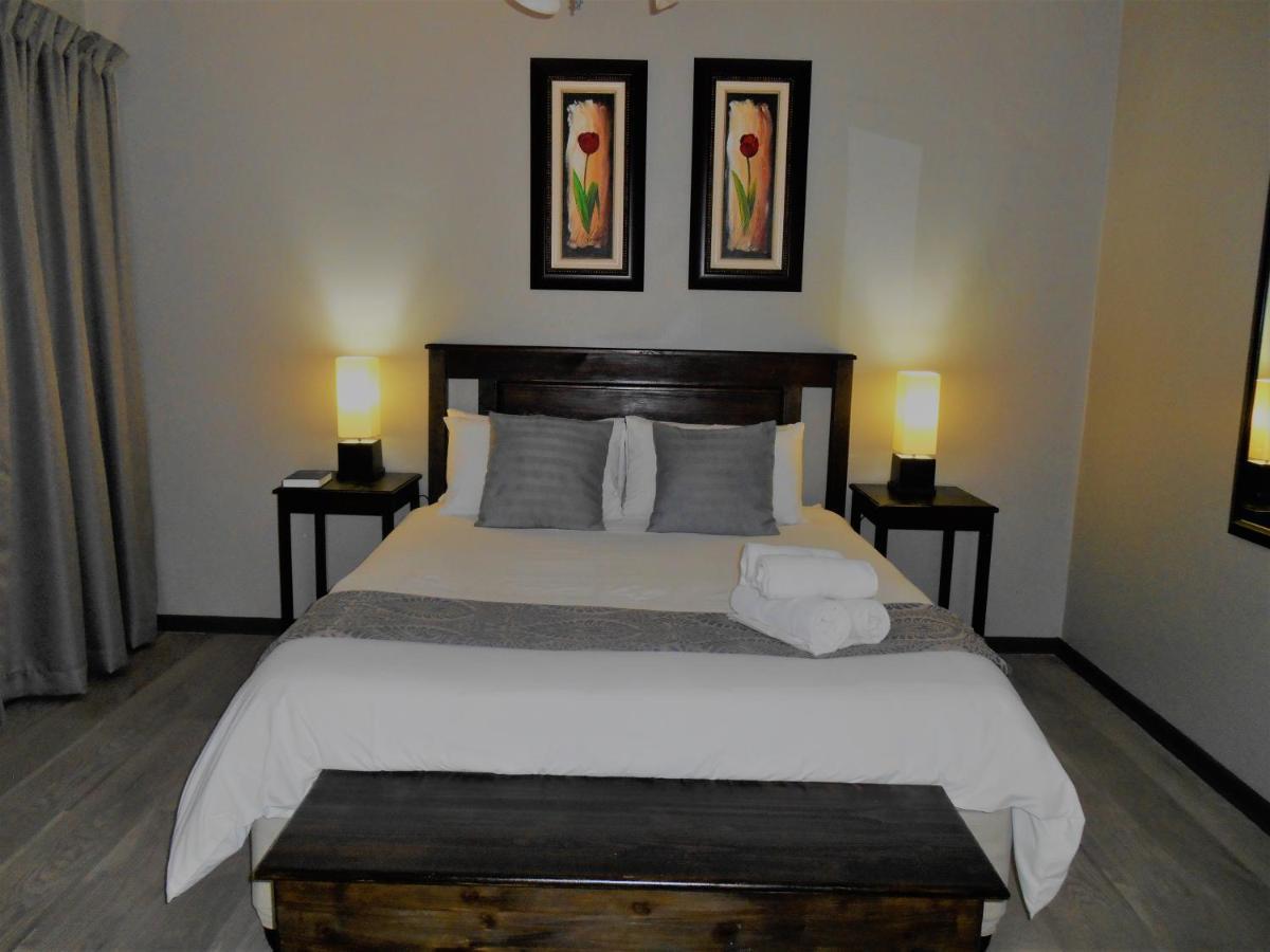 Oakwood Lodge Bloemfontein Esterno foto