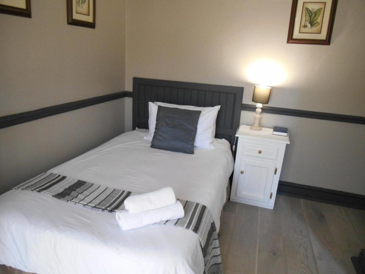 Oakwood Lodge Bloemfontein Esterno foto