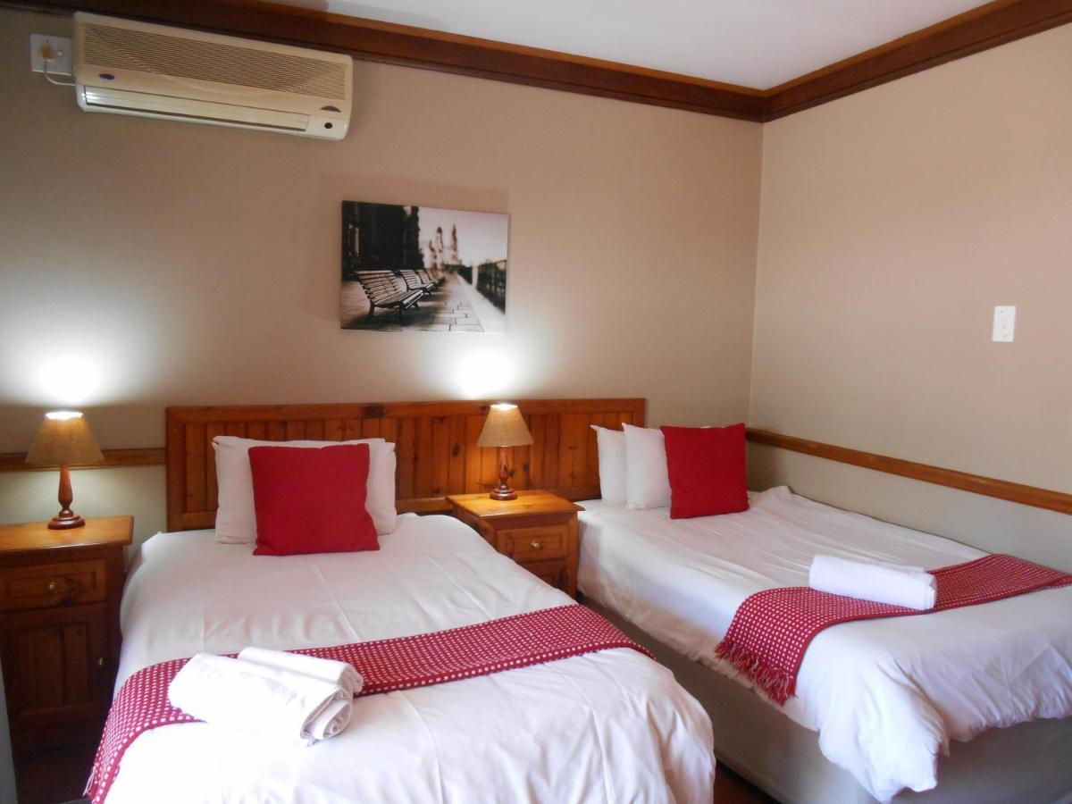 Oakwood Lodge Bloemfontein Esterno foto